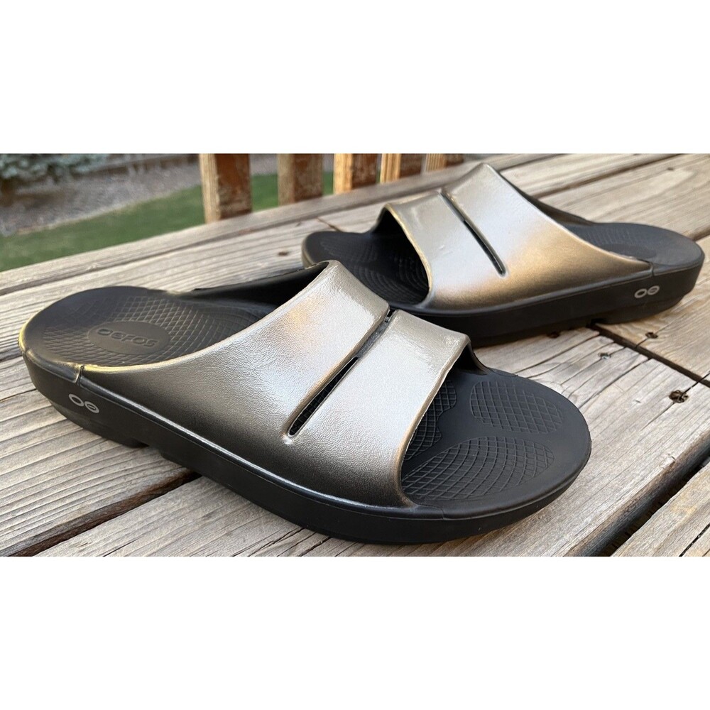 Oofos OOahh Luxe Slide 41 Women's 10 Men's 8 Metallic Recovery Sandals